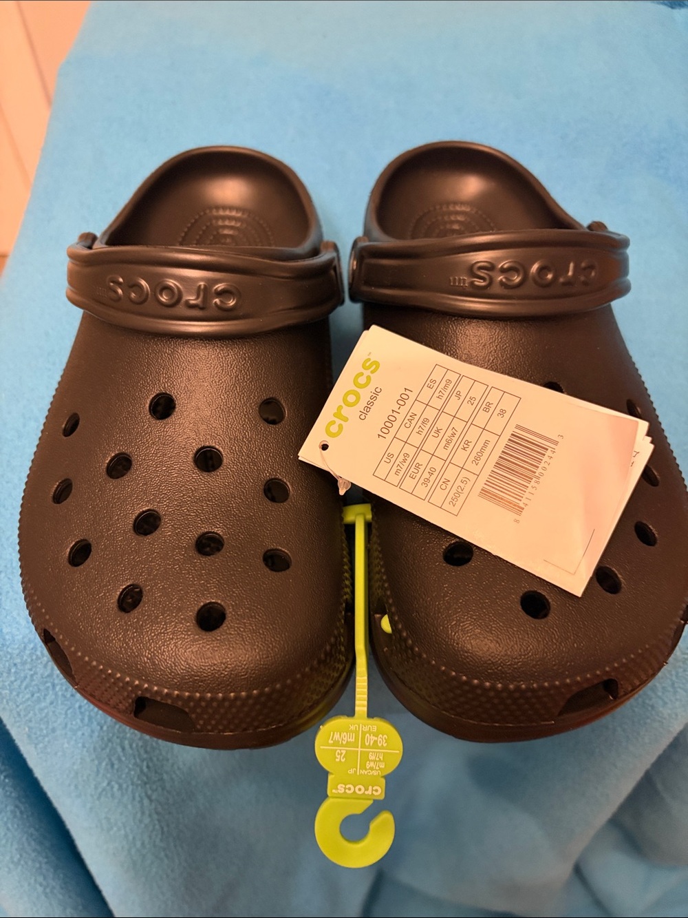 Crocs Classic Clog Black Clogs M7/W9. NWT.